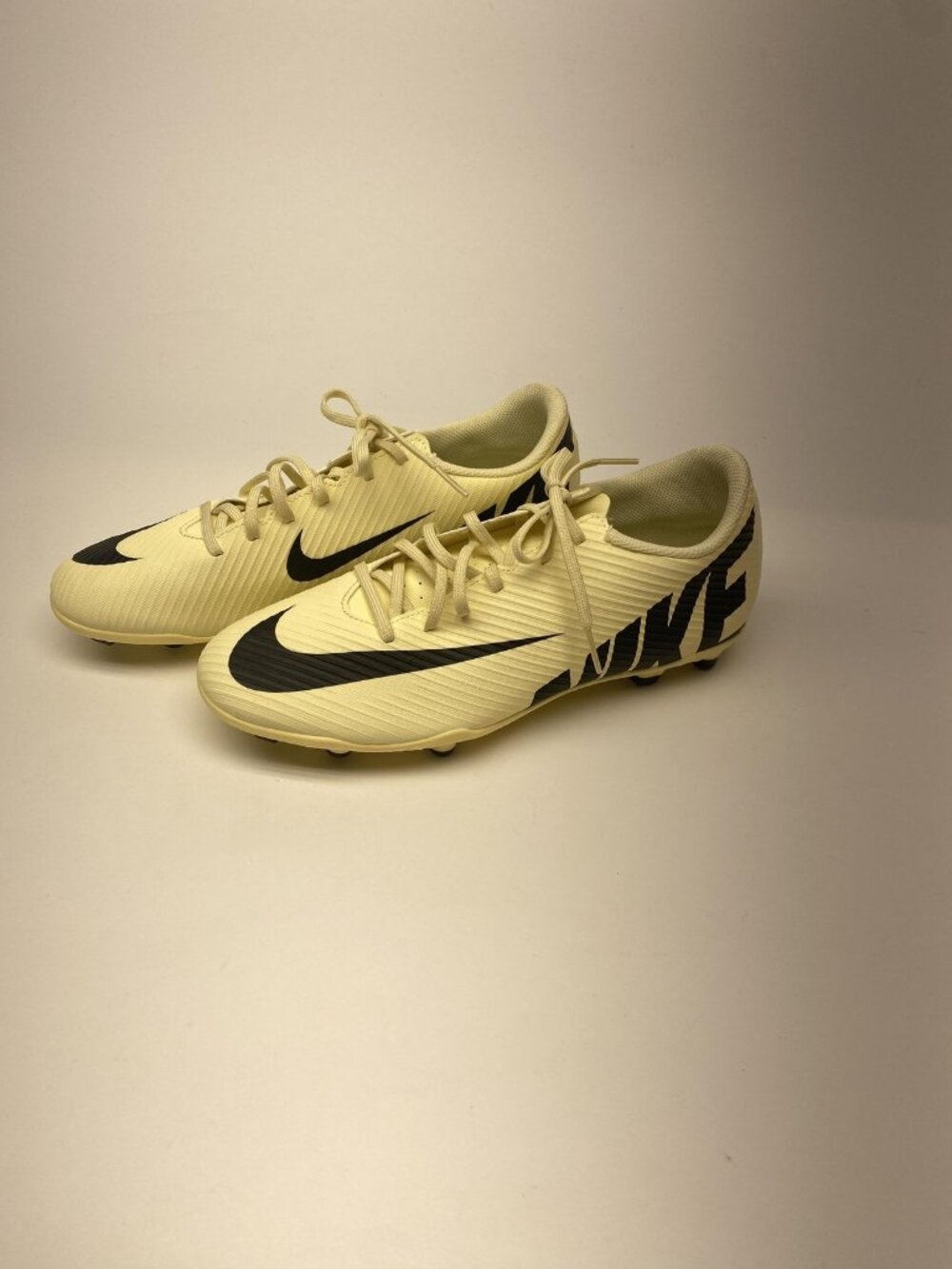 Nike Mercurial Soccer Shoes Mens 9.5 Firm Ground Cleats Athletic Football